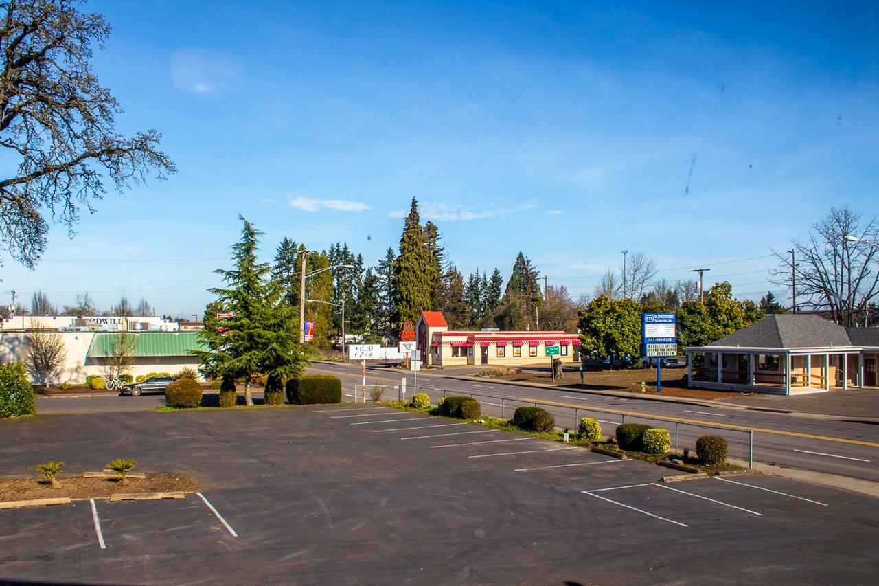 Guest House Inn Junction City Екстериор снимка